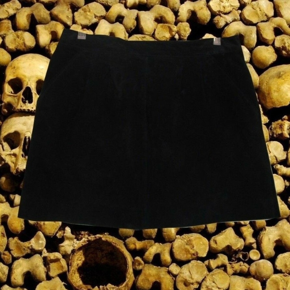 forever 21 black suede pleated mini skirt size 29